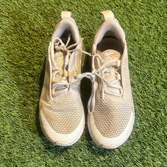 Nike Air Max 270 Light Gray Sneakers - Picture 4 of 6